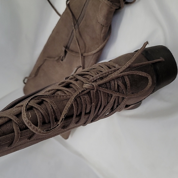 Very Volatile Lace up Boots - Picture 3 of 5